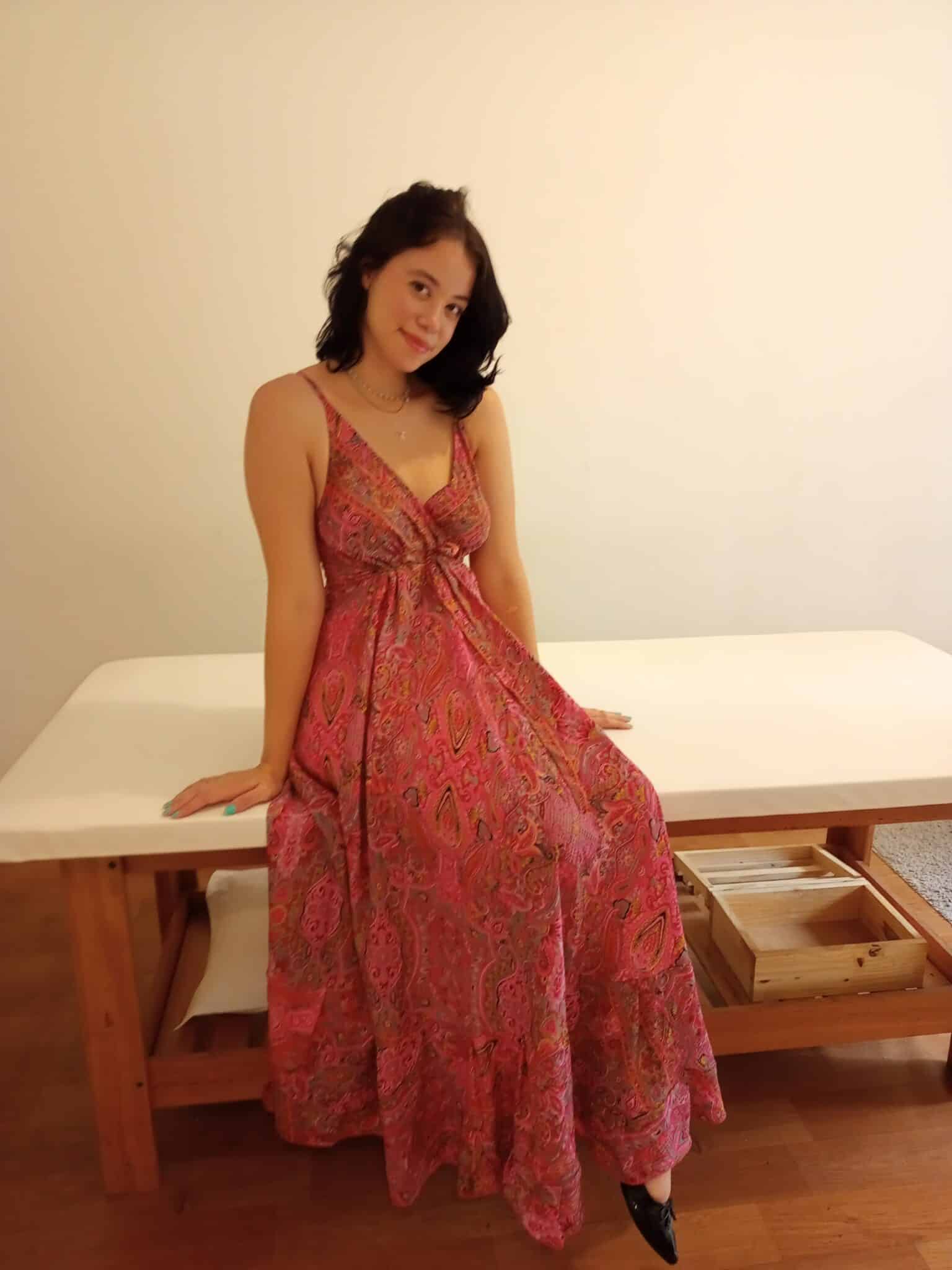 Thay com vestido