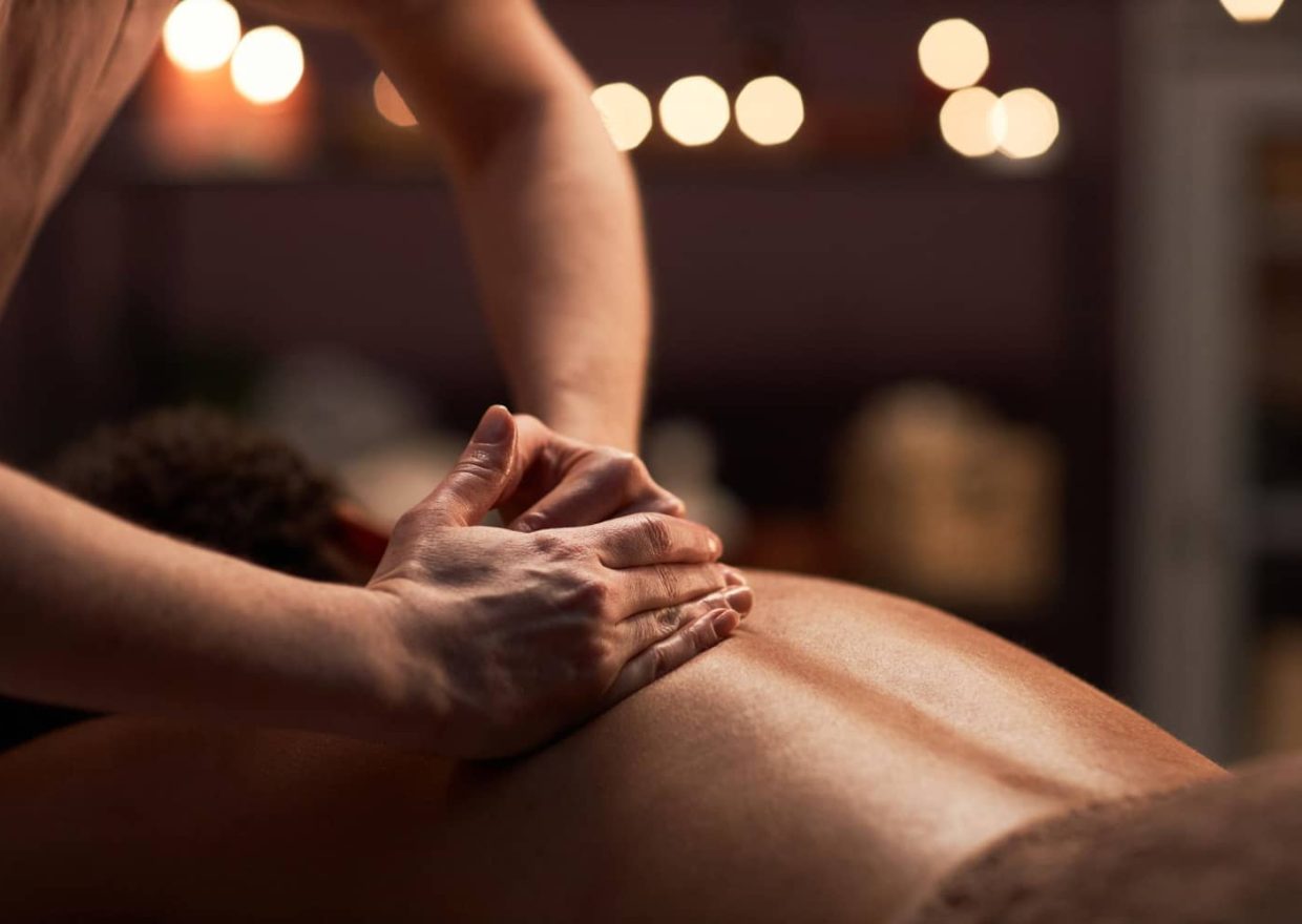 massage-therapist-applying-touches